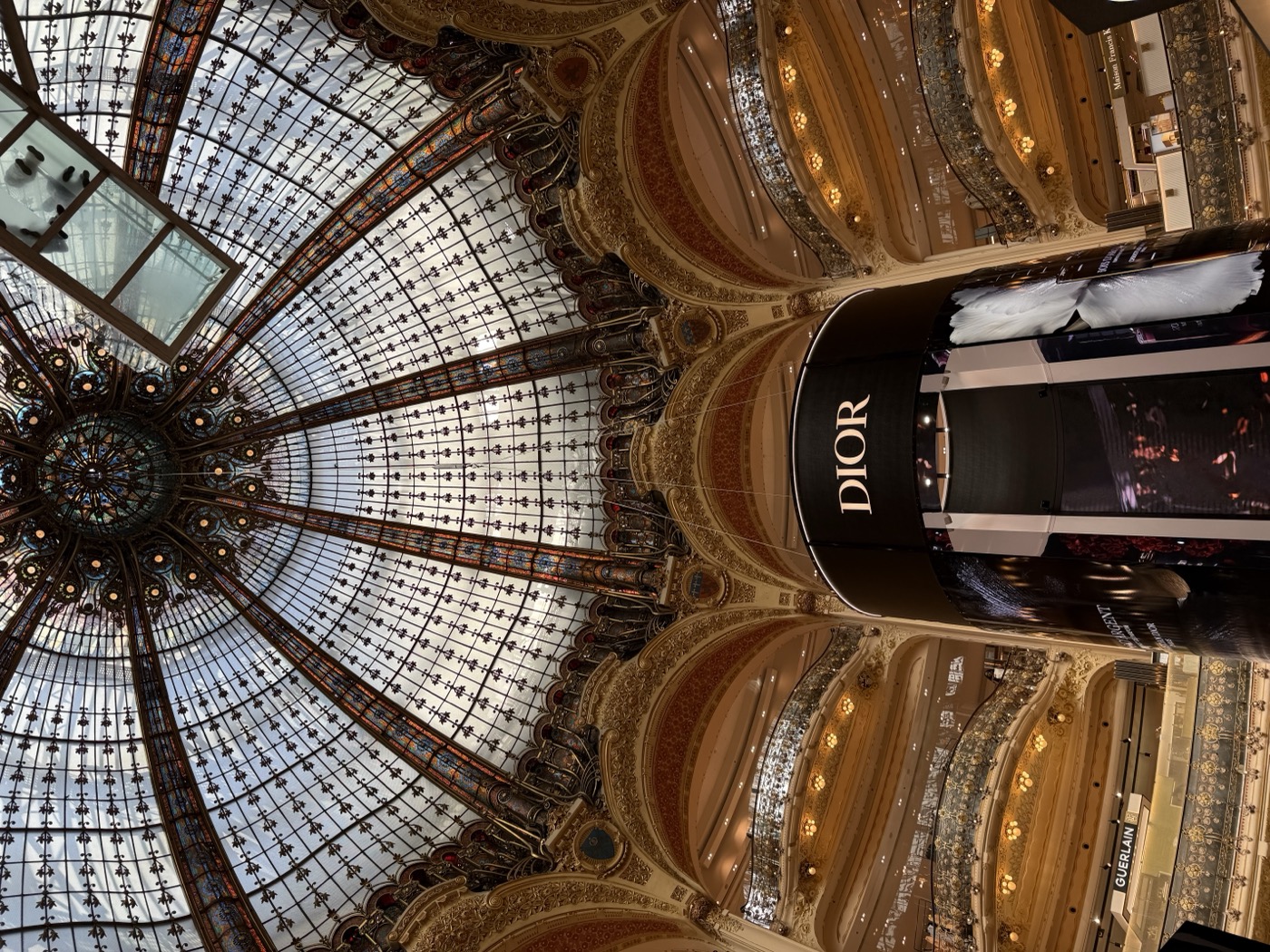 Галерея Лафайет — мир моды